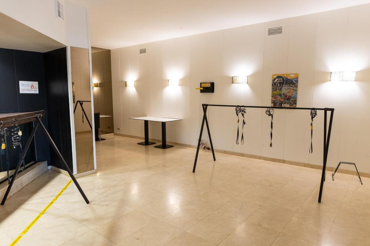 Hotel Can Pamplona Vic Exterior photo